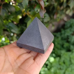 Shungita Piramide piedra natural