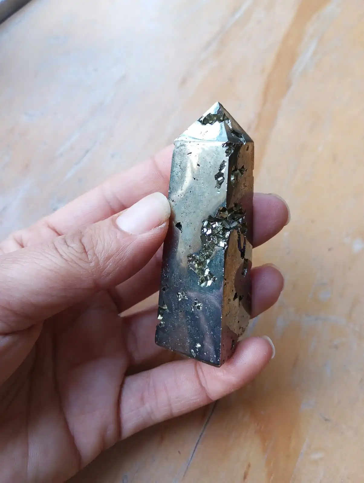 Pirita Natural pieza única Obelisco